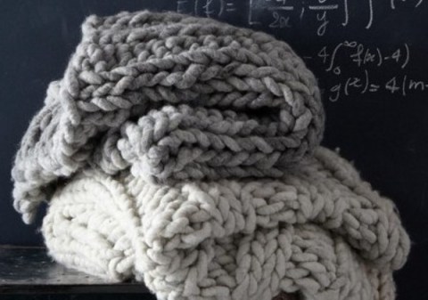 LargeThrow2_crpt_ede52451-230b-41ad-a51a-69b4af647d25_grande